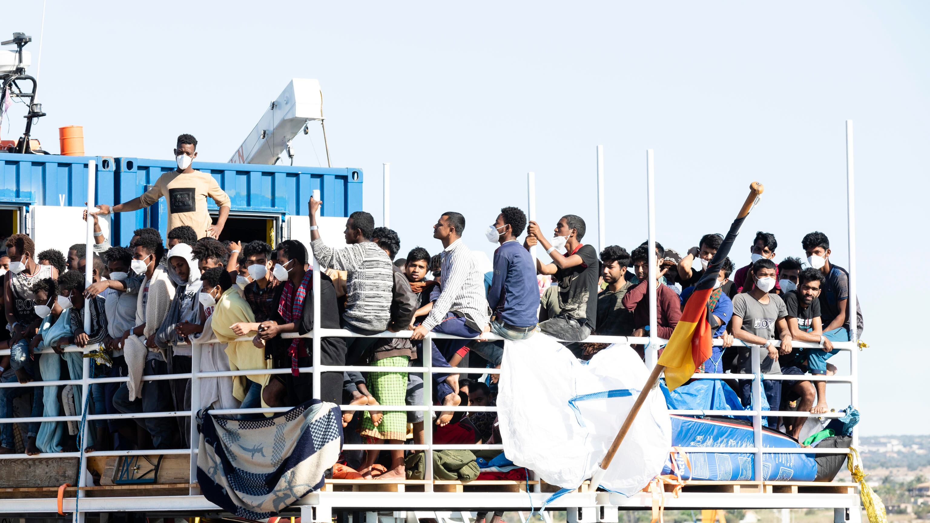 Lampedusa chiede aiuto. Lamorgese la ignora: "Affollamenti inevitabili"