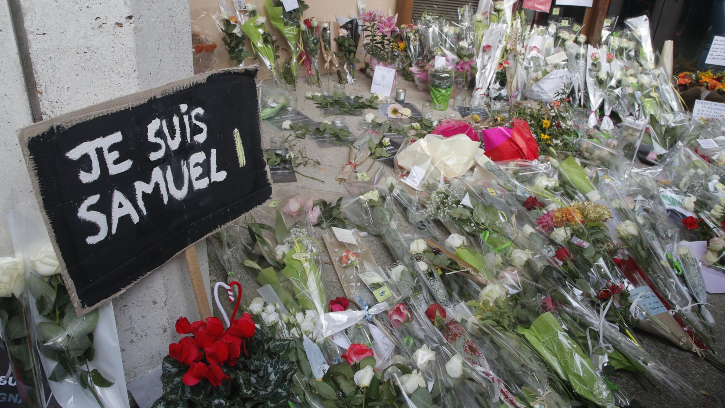 Minacce e aggressioni: l'assedio islamista contro la scuola in Francia