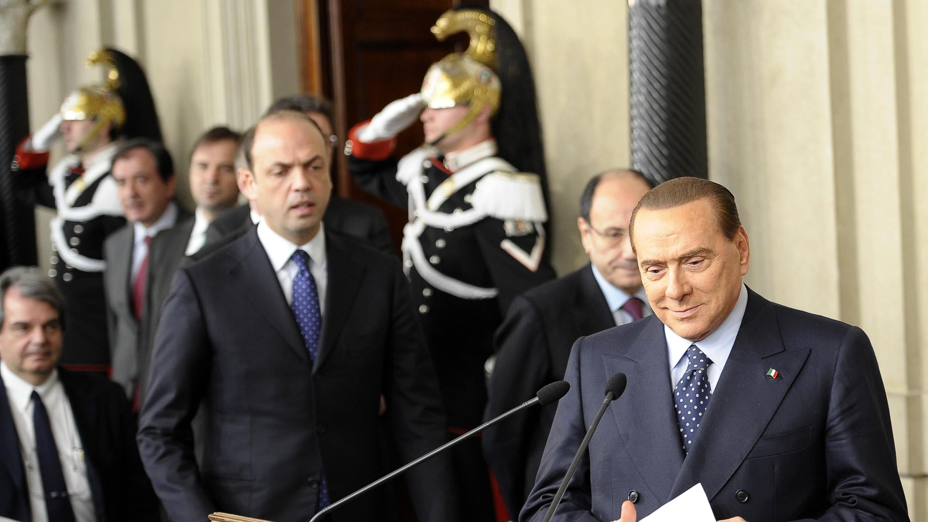 Berlusconi tende la mano al Pd ma blinda l'intesa con la Lega