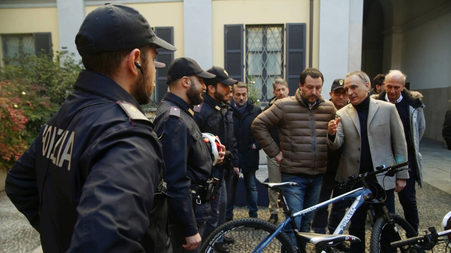 Salvini sfida il giudice sportivo: "Sbagliato chiudere gli stadi"