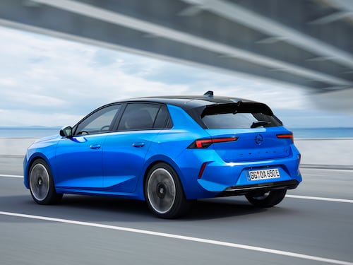Opel Astra Electric, 400 km di autonomia e debutto a primavera 2023