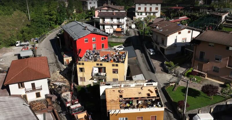 Devastazione e tetti scoperchiati, i danni in Val Seriana dopo il violento temporale 7