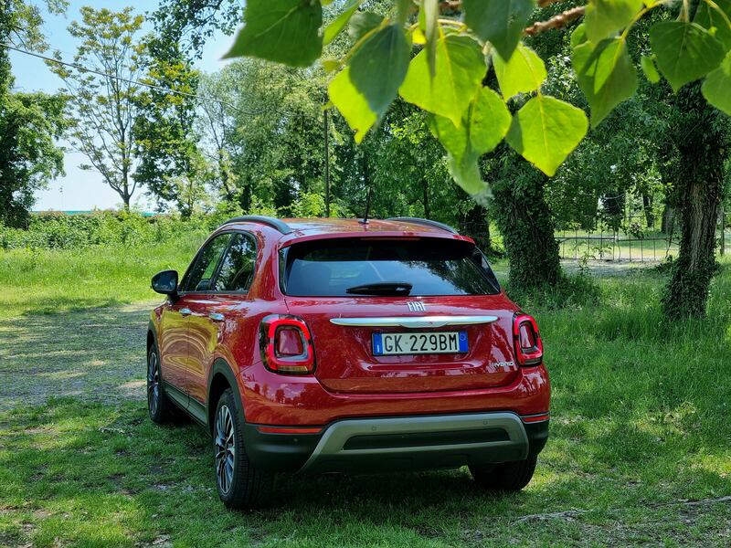 Fiat 500X Red Hybrid, guarda la gallery 9