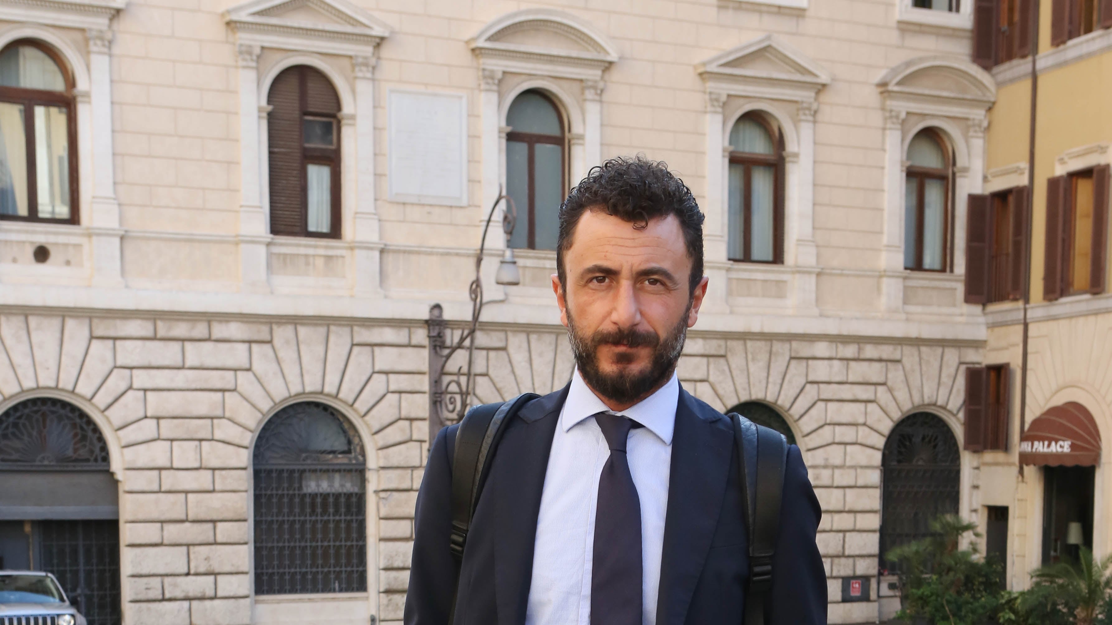 Sparo di Capodanno, Pozzolo sceglie come avvocato il sindaco di Vercelli