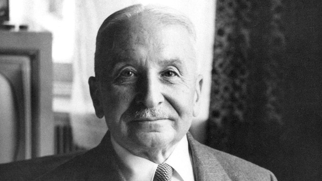 Von Mises: "Abolite la proprietà e il potere si farà totalitario"