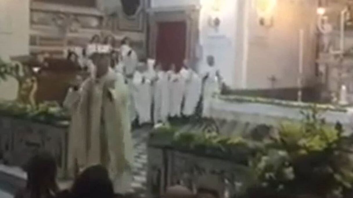Napoli, in chiesa il coro da stadio diventa un canto al Signore