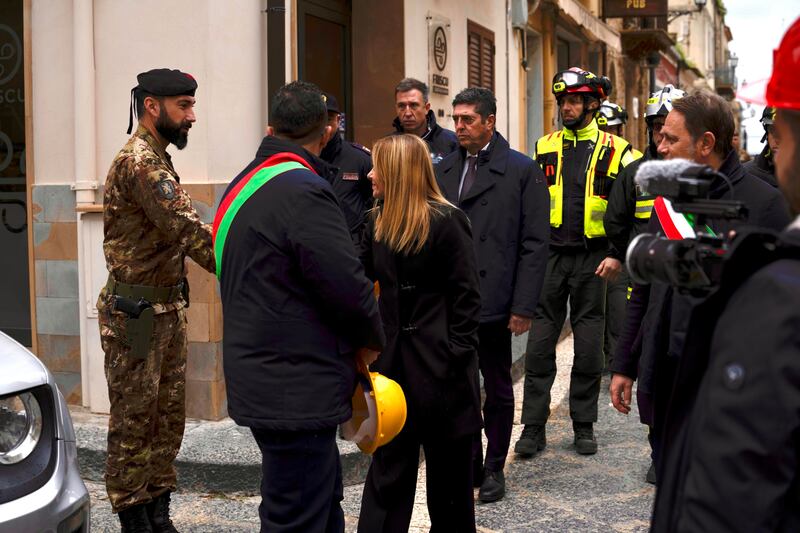 Meloni a Niscemi per il sopralluogo nella zona rossa 24