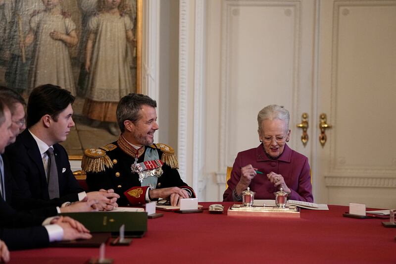La regina Margrethe abdica. Sale al trono Re Frederik X 16
