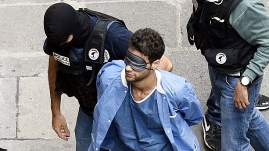 Quegli strani attentati nel cuore dell’Europa