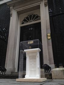 Downing Street e la Muraglia cinese, le sculture di zollette di zucchero 3
