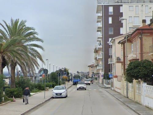 Quindici minori stranieri contro uno: 17enne di Porto San Giorgio malmenato per futili motivi