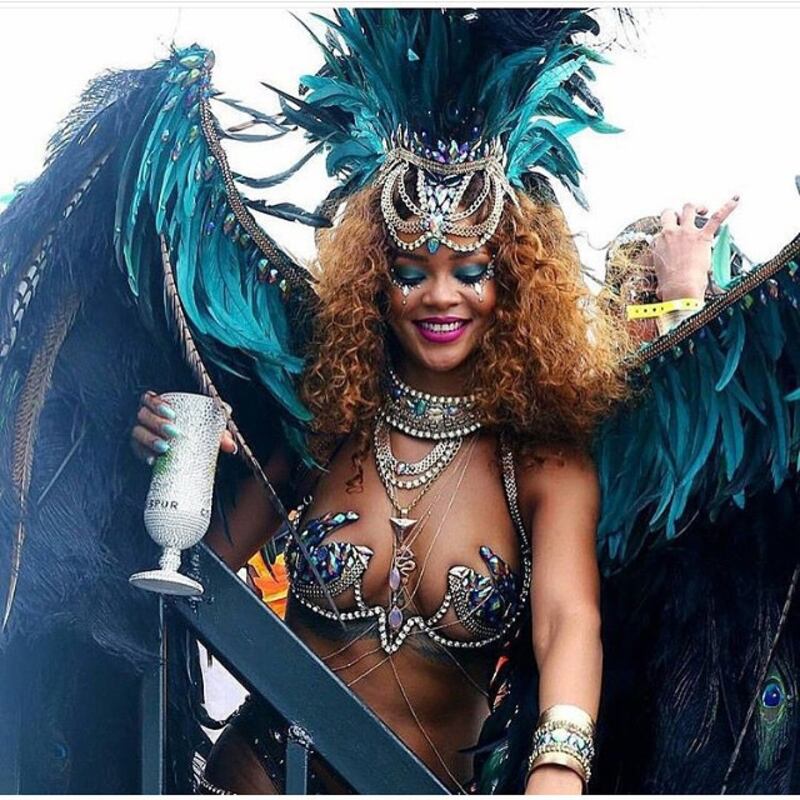 Rihanna: sexy al carnevale delle Barbados 6