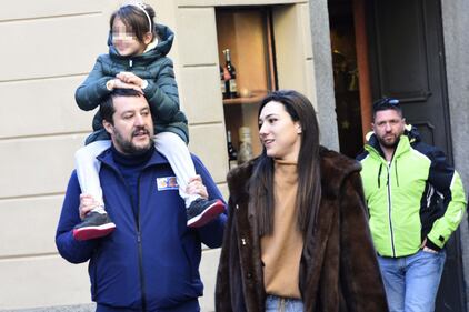 Il leader della Lega a Bormio con figlia e fidanzata 6