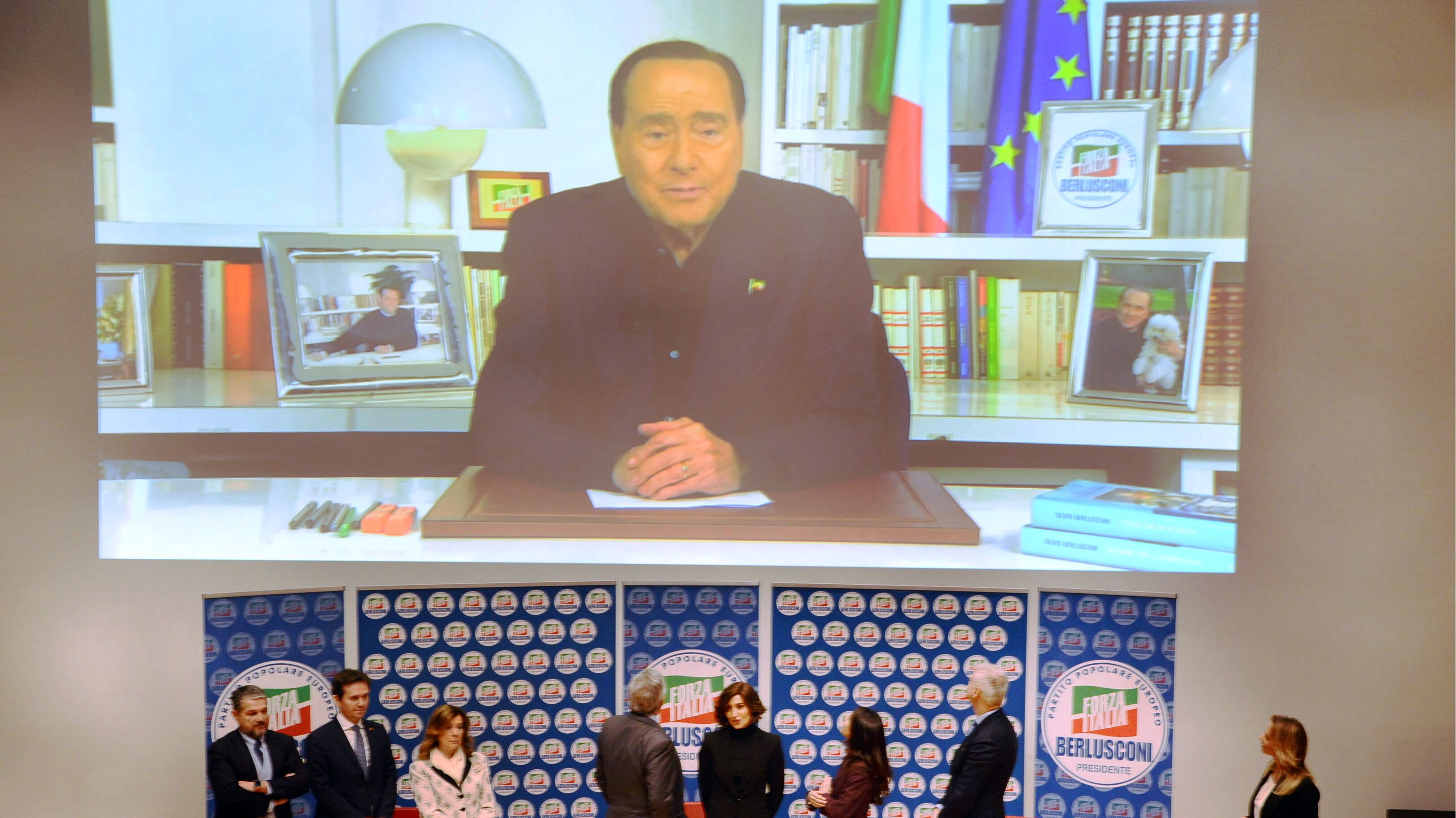 "La Lombardia è una punta di diamante". Berlusconi lancia la volata di FI alle regionali