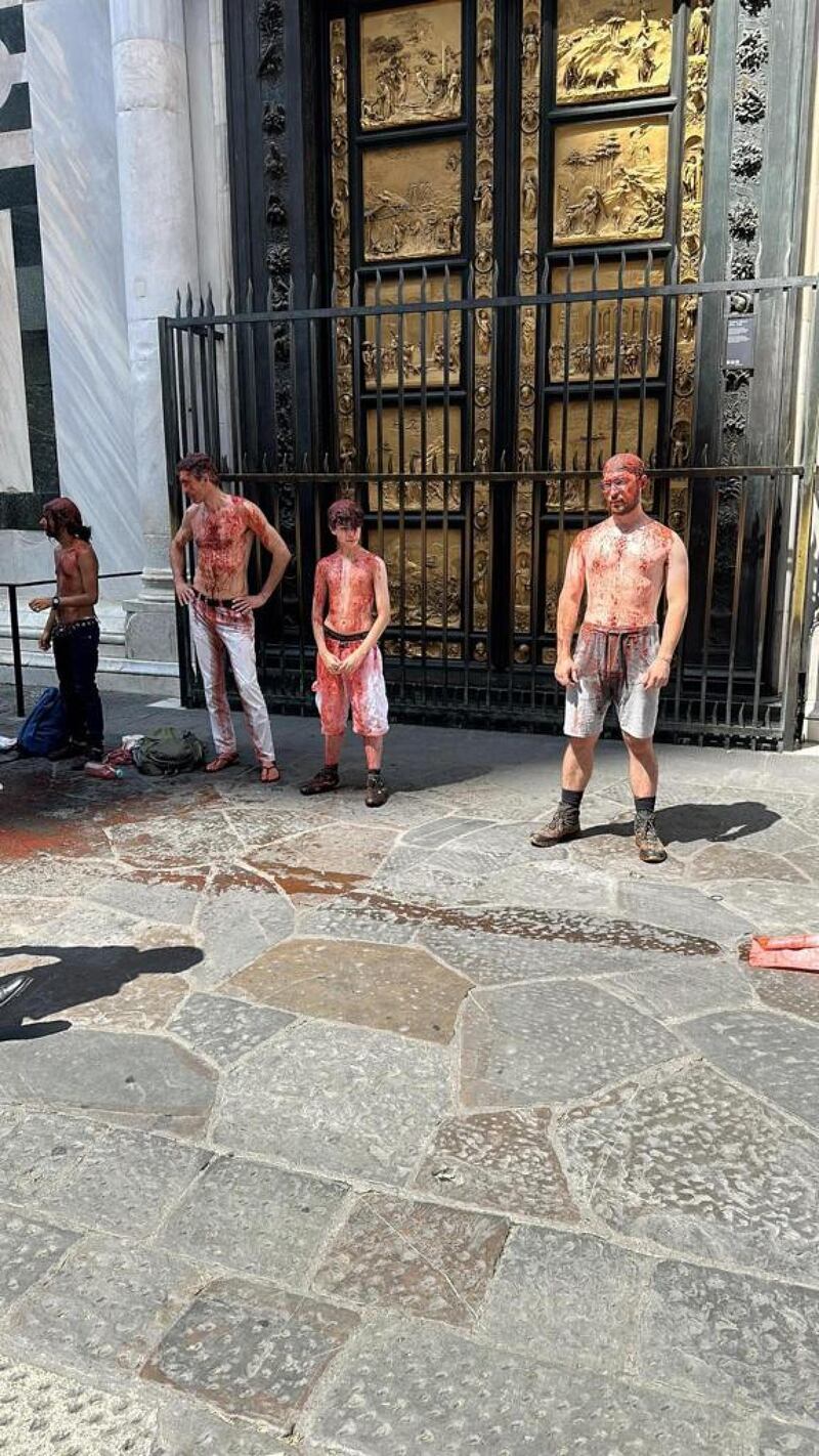 Blitz di Ultima Generazione al Battistero di Firenze: cinque attivisti denunciati 1
