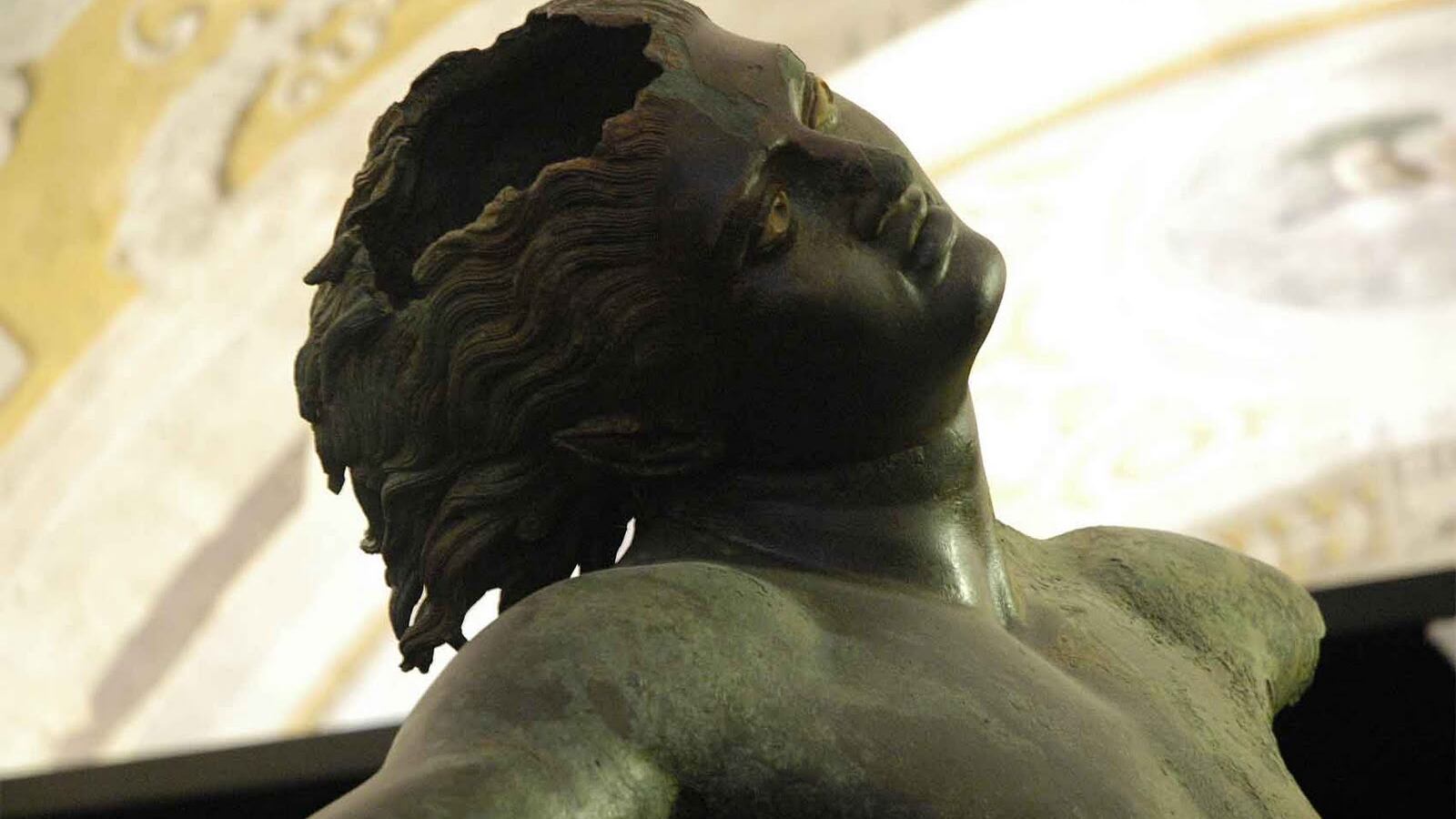 Sicilia, 300 dirigenti nei musei ma Crocetta non trova i soldi per le lampadine e le bollette