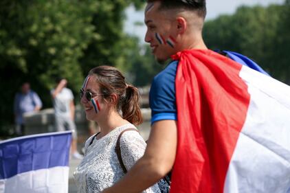 Francia campione del Mondo: tifosi in delirio sotto la Tour Eiffel 1