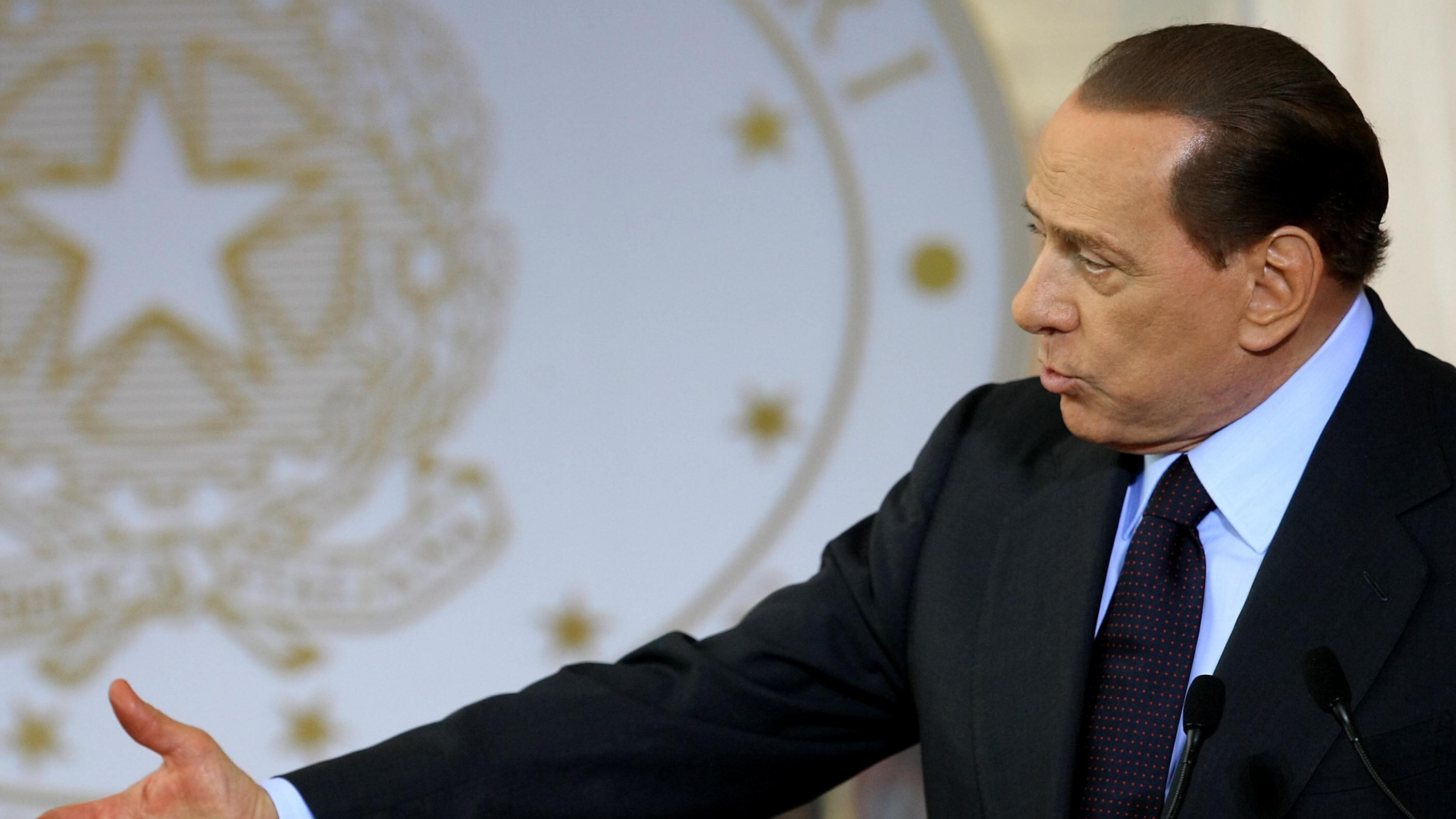 I dubbi di Berlusconi sul voto Ma il Pdl gli prepara il ritorno