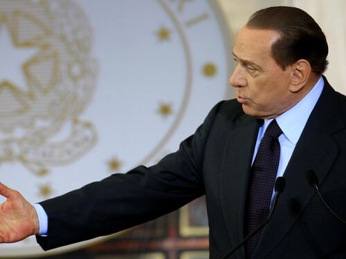 I dubbi di Berlusconi sul voto Ma il Pdl gli prepara il ritorno