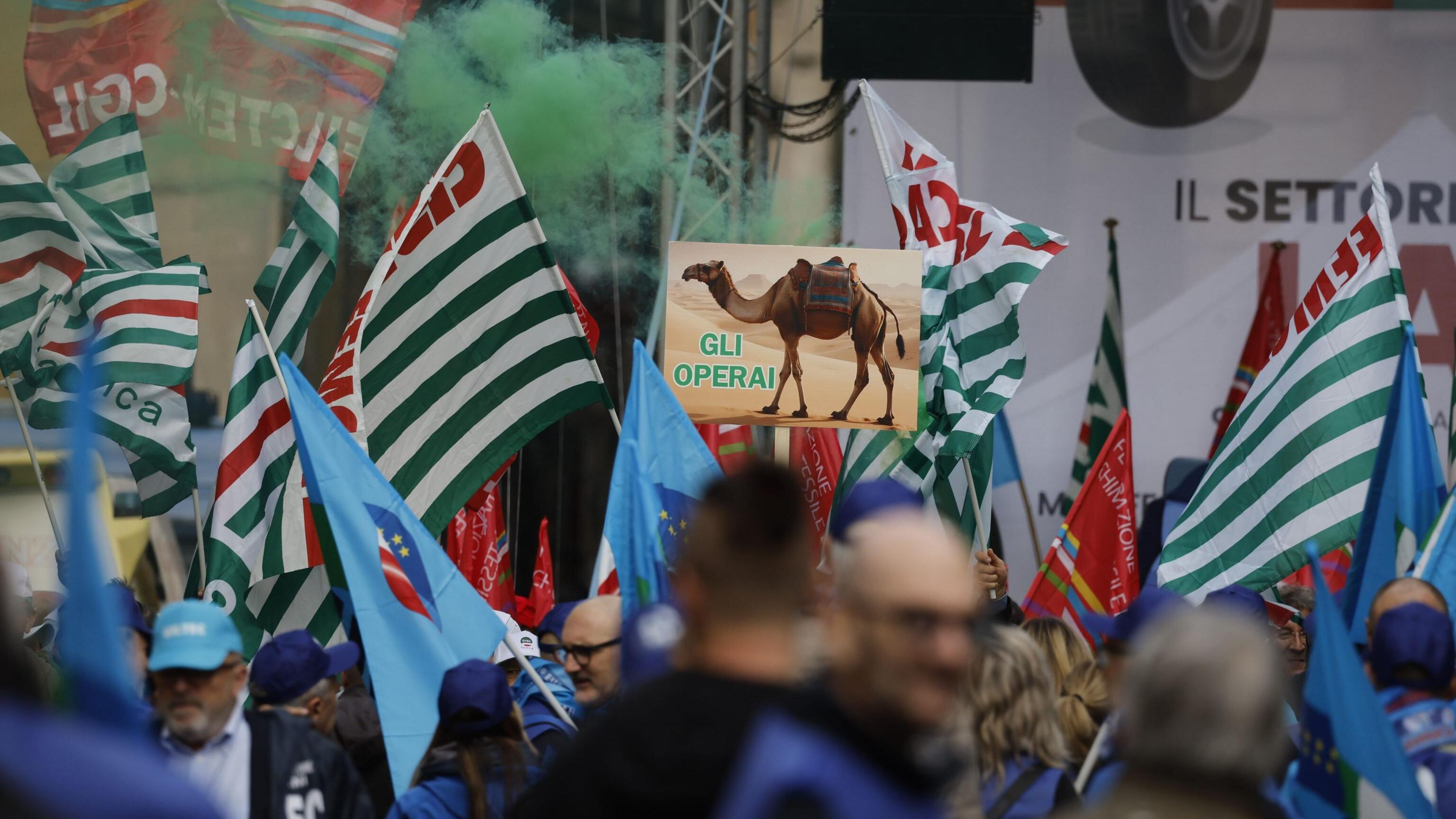 La Cisl dice sì al Patto sociale con il governo. Stoccata a Landini: "Cgil usurata dai flop"