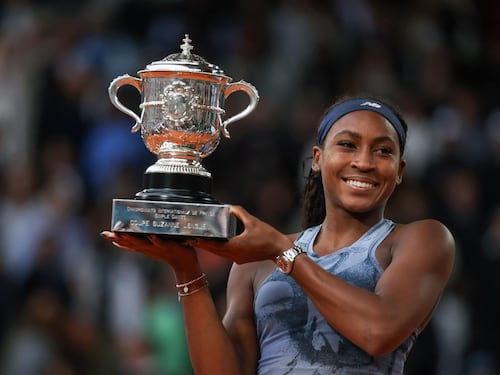 Roland Garros, la regina è Coco Gauff: Sabalenka rimontata, vittoria in tre set