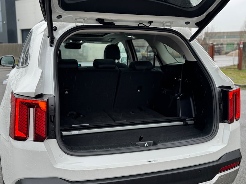 KIA Sorento HEV 2025: guarda la gallery del SUV 7 posti ibrido full 11