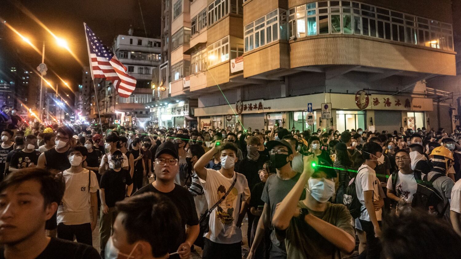 Hong Kong, molotov sul Parlamento