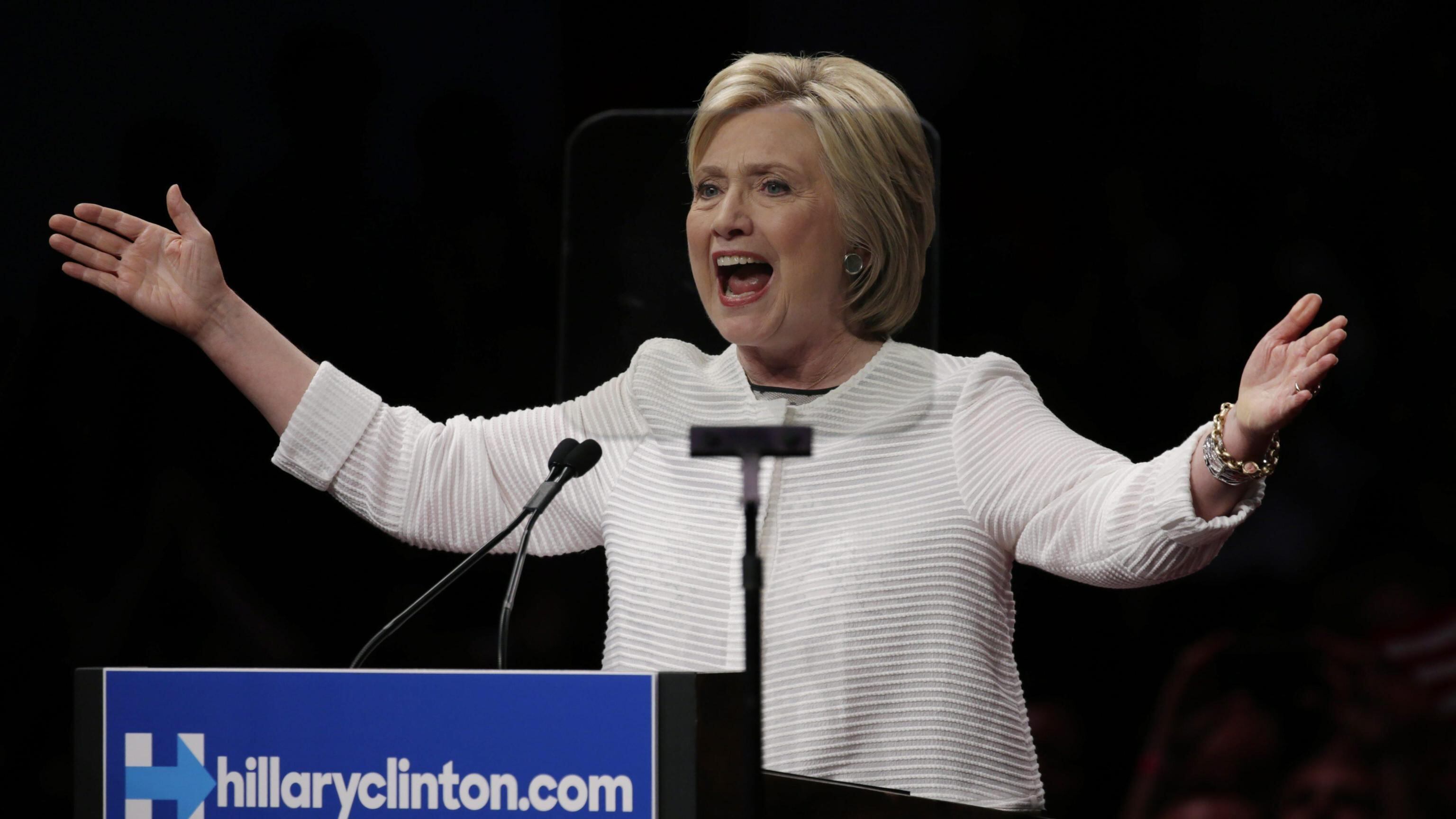 Hillary, controcorrente per riprendere Trump