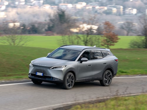 Omoda 7 SHS-P, arte tecnologica in movimento