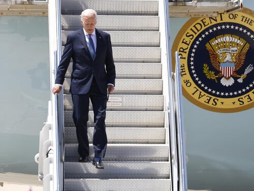 Il Kansas ultra conservatore sceglie l'aborto. Assist (inaspettato) per Biden in vista del voto