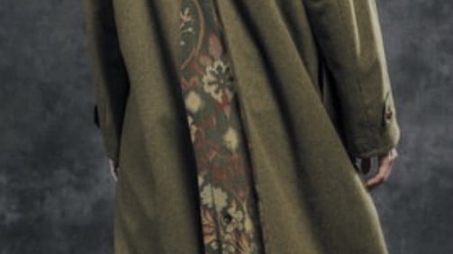 Il cappotto dell'800 primo capo tecnico ora fa impazzire la generazione Z
