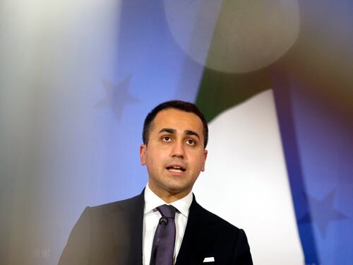 È morto il grillismo, Di Maio patetico e l'Inter: quindi, oggi...
