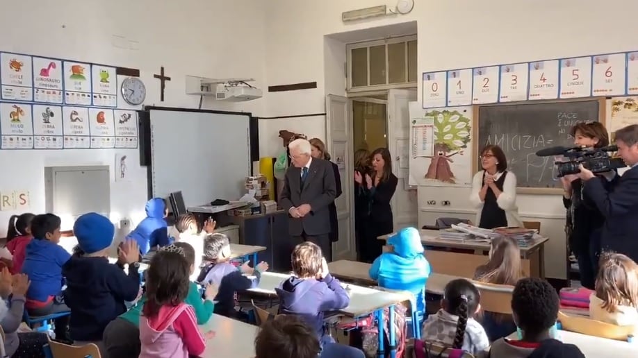 Mattarella nella scuola multietnica della Chinatown romana