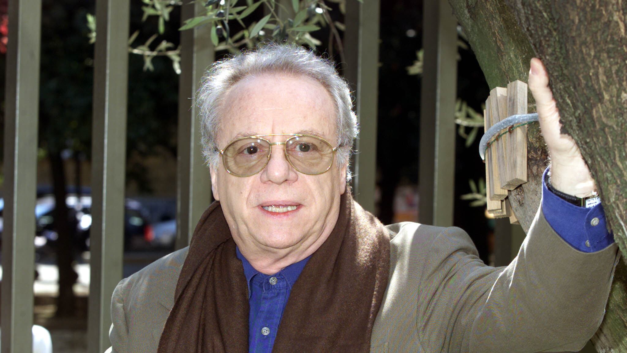 "Non sapeva che fosse falsa". Il tribunale assolve Johnny Dorelli