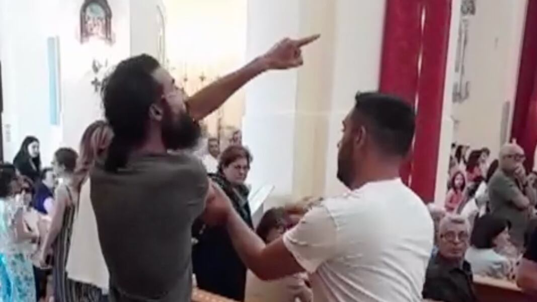 Tso per il "santone" di Miggiano: panico durante la messa solenne per le prime comunioni