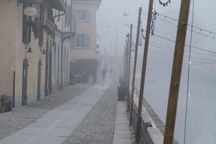 Milano, nebbia sui Navigli  2