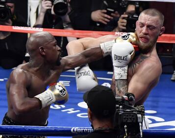 Mayweather timbra il 50-0 contro McGregor 13