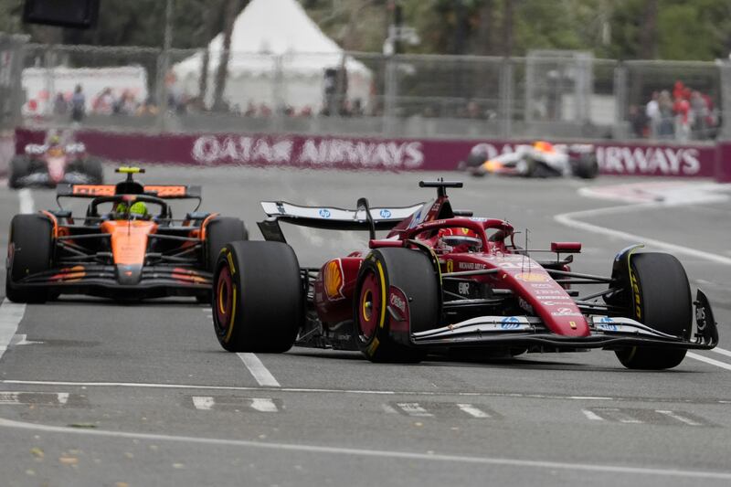 F1 Baku gara Leclerc Norris