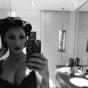 Anna Tatangelo: bikini esplosivo al mare 30