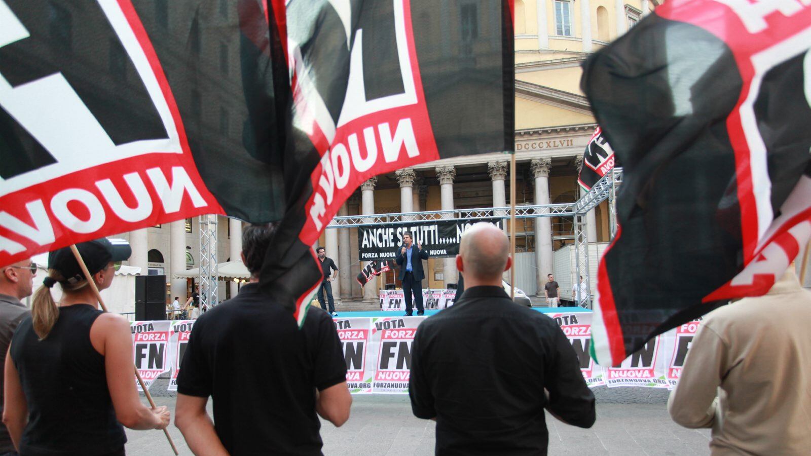 Una rissa affiggendo manifesti denunciati 5 di Forza Nuova