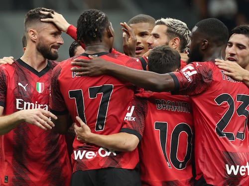 Leao, una doppietta per Ibra. 3-1 Milan sul Verona ma sarà spareggio