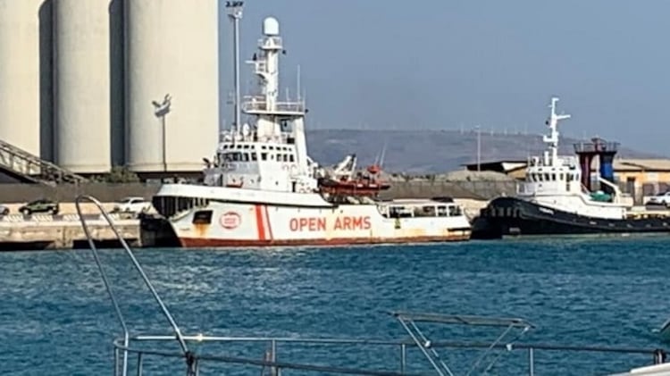 Open Arms torna alla carica: salvati 40 migranti nel Mediterraneo