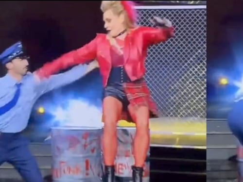 "Ho battuto la testa". La caduta di Simona Ventura a Ballando con le Stelle