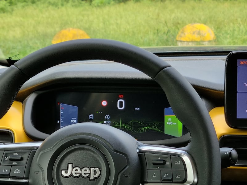 Jeep Avenger 1.2 Summit: guarda la gallery del city SUV americano 20