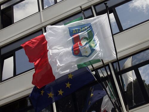 Calcio, Gdf nelle sedi di Napoli e Figc: acquisite carte su cessioni