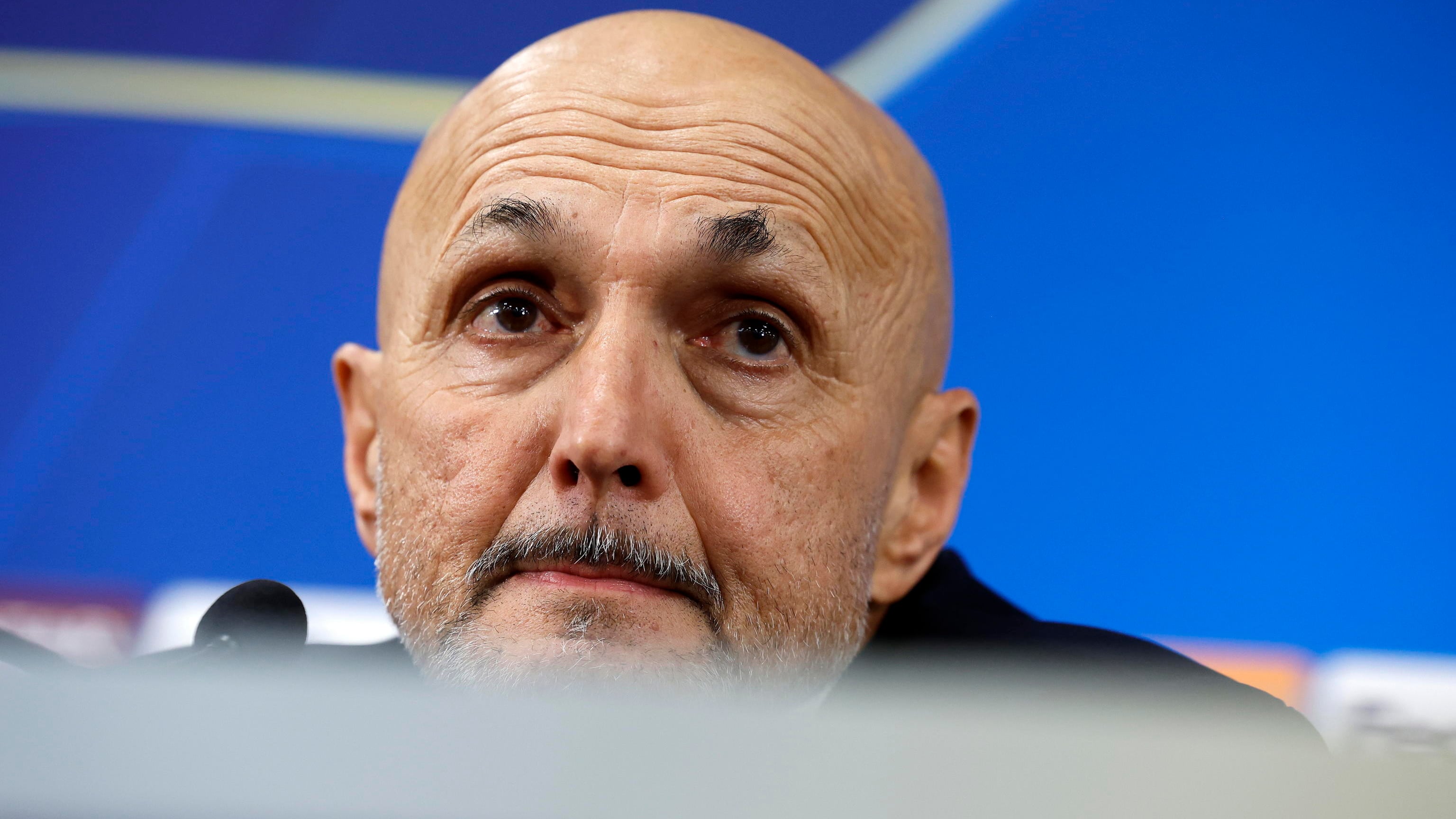 I due modi di arrivare alla sfida: Spalletti tace, Chivu no