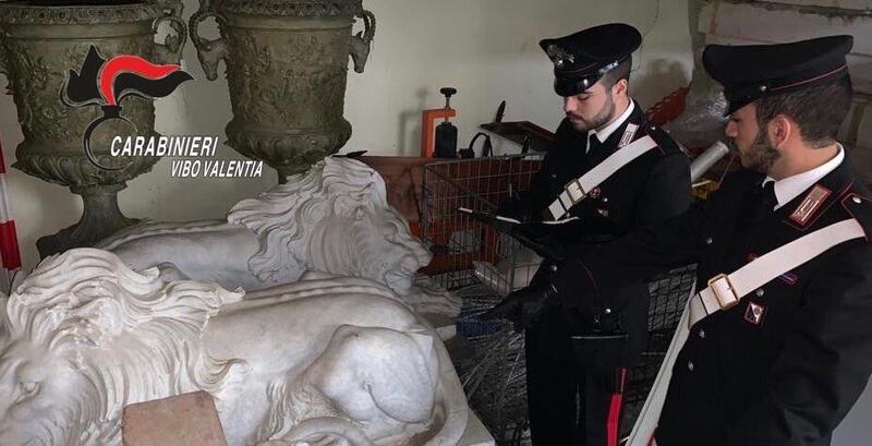 Calabria, cercano armi ma trovano opere d’arte 1