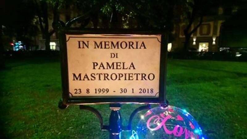 A tre mesi dalla morte, la fiaccolata "Io sono Pamela" 1