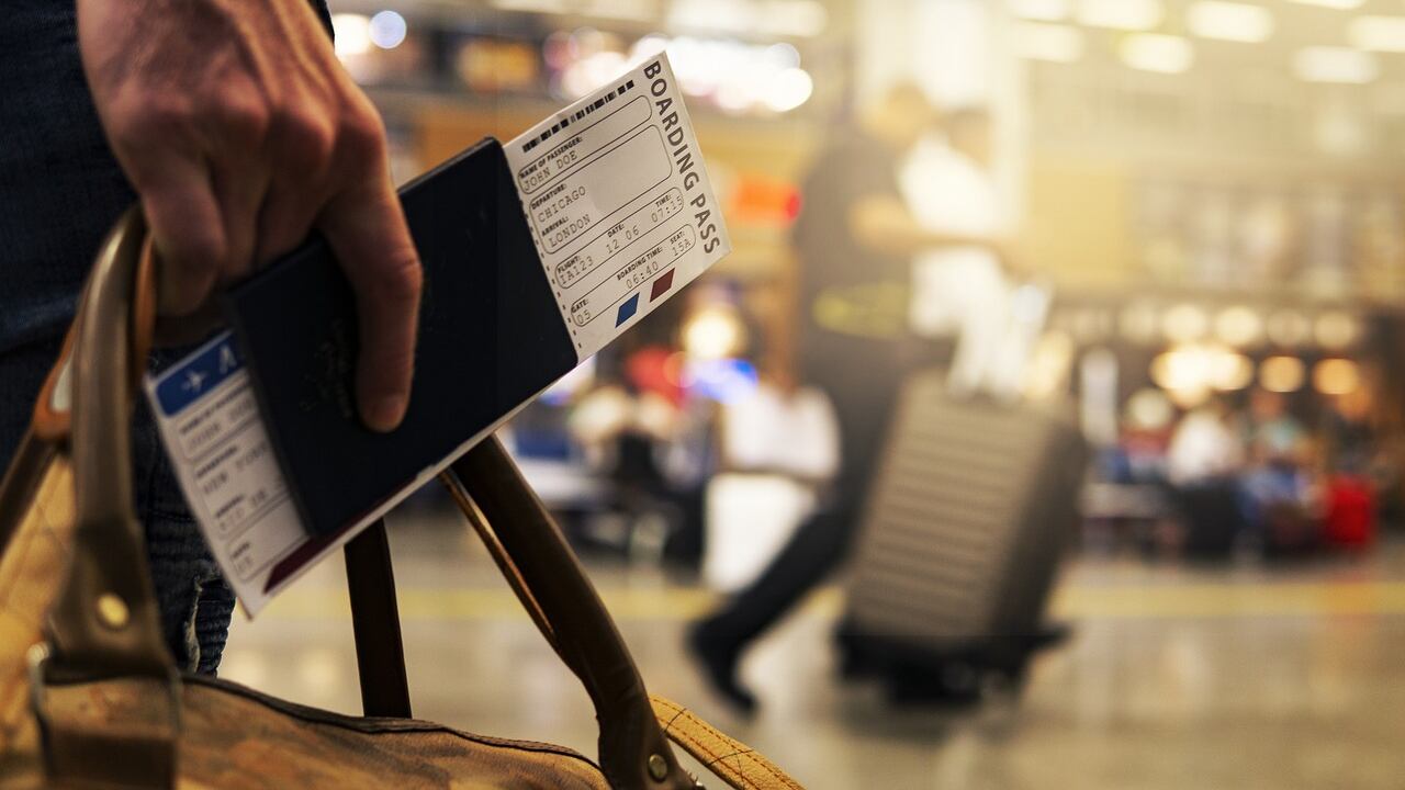 Risparmiare in vacanza, 6 consigli per viaggiare solo col bagaglio a mano