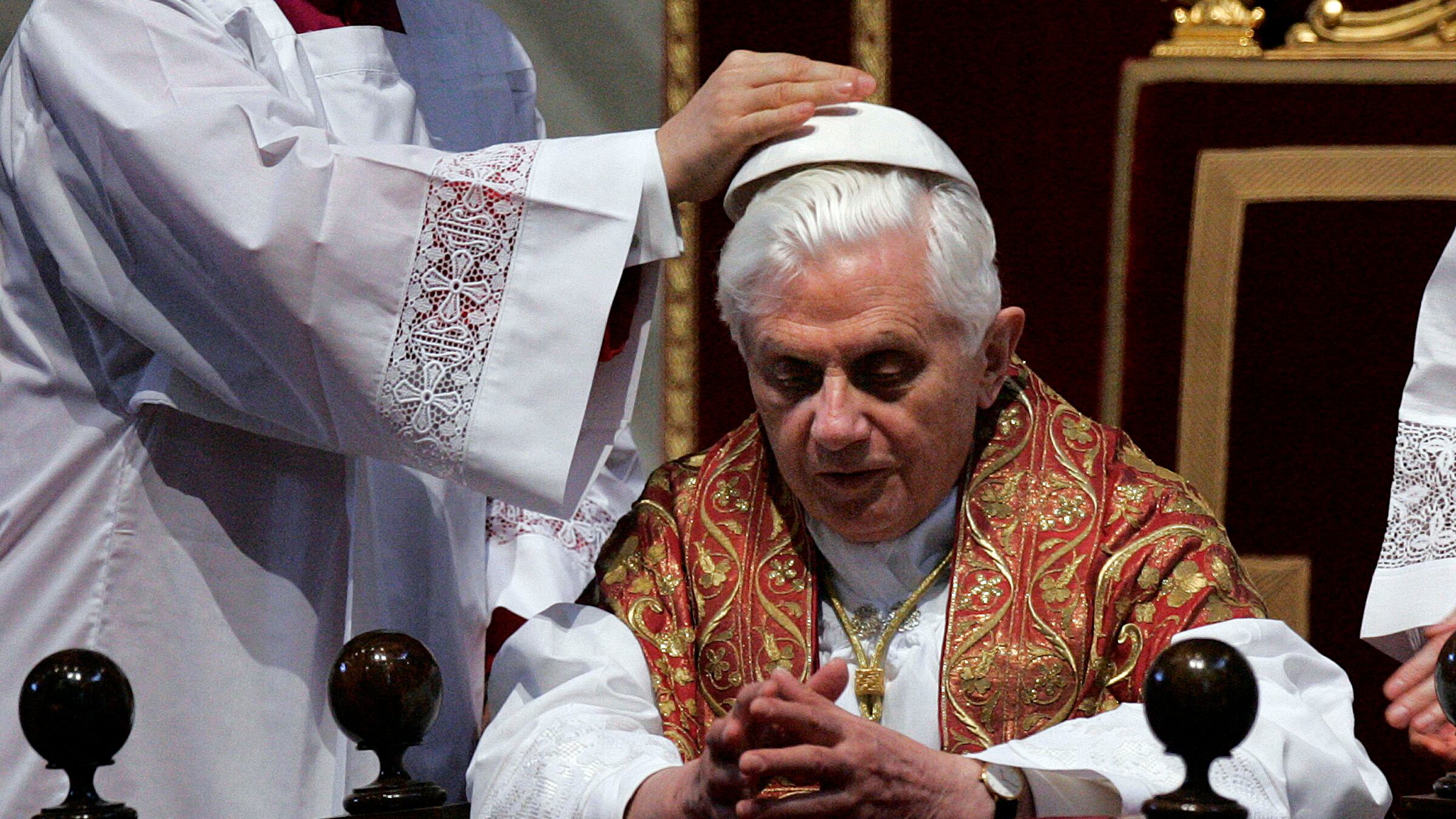 Benedetto XVI: "Rimarrò nascosto al mondo"